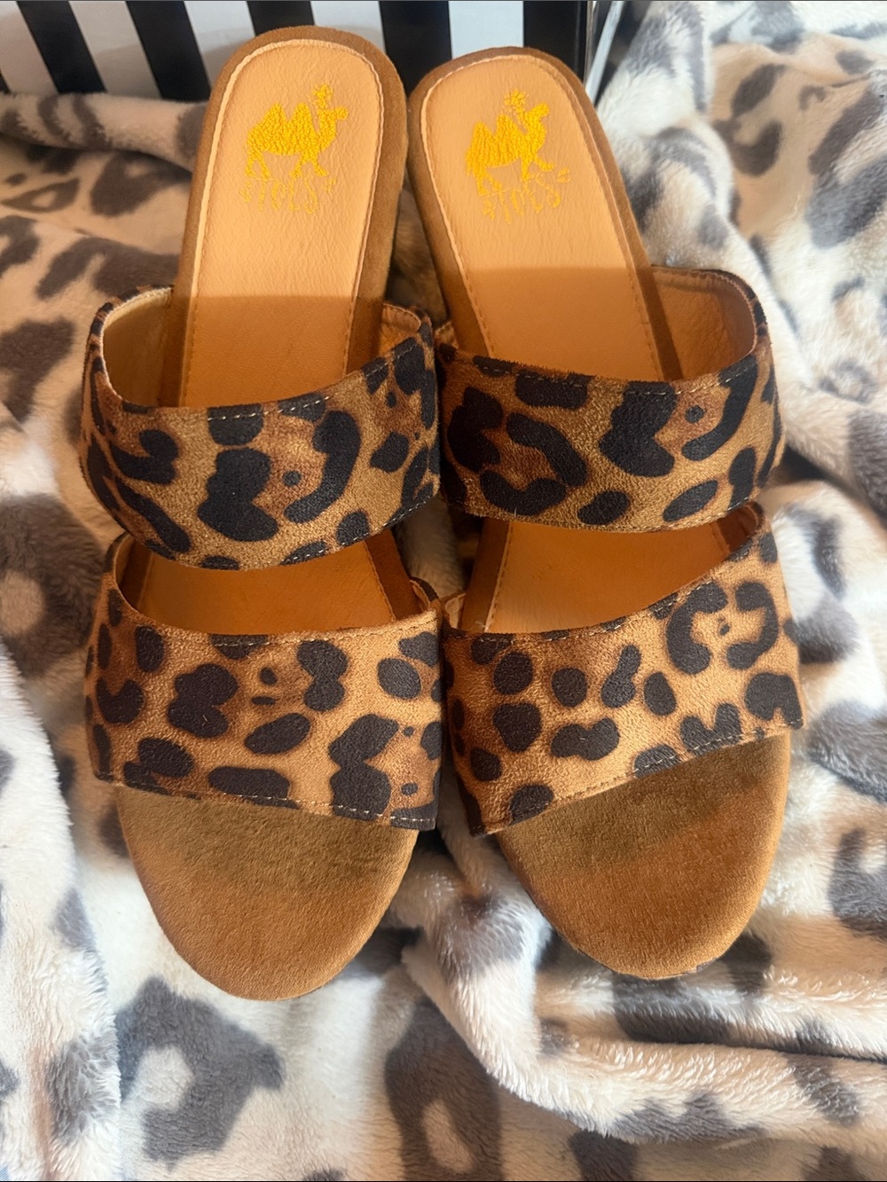 Camel Threads Chase Leopard Print Wedge Slide Sandals Size 10 New